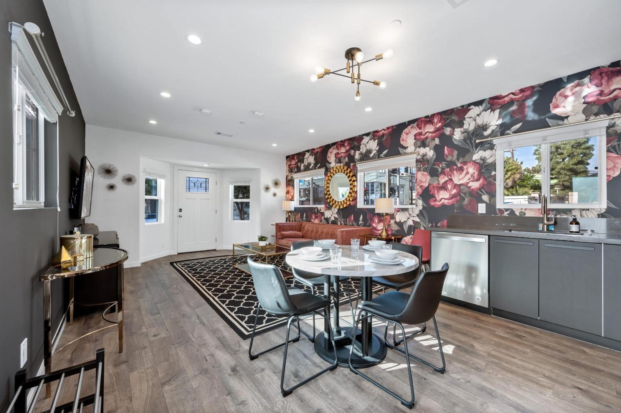 Art Deco By Avantstay 1920S Remodeled Bungalow Open Layout Courtyard 로스앤젤레스 외부 사진